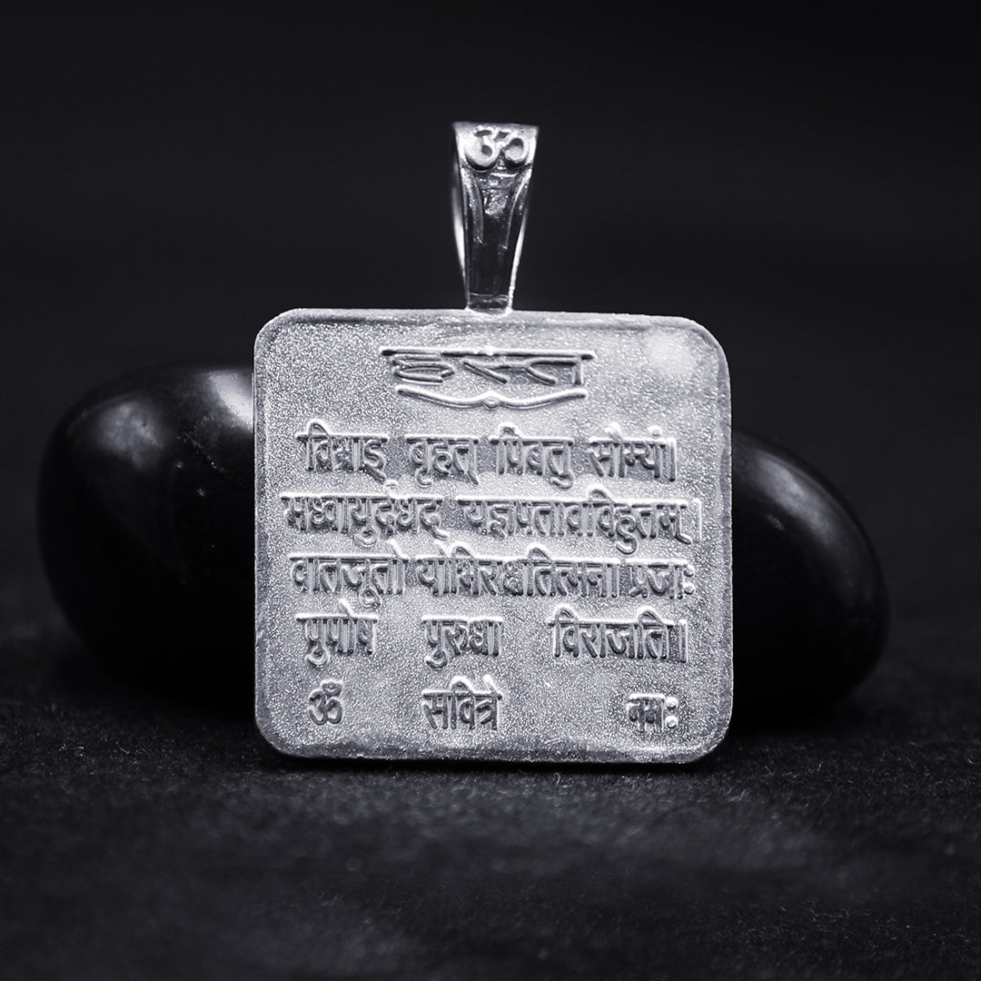 hasta nakshatra locket