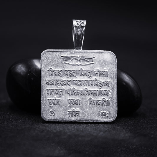 hasta nakshatra locket