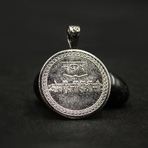 makar rashi locket